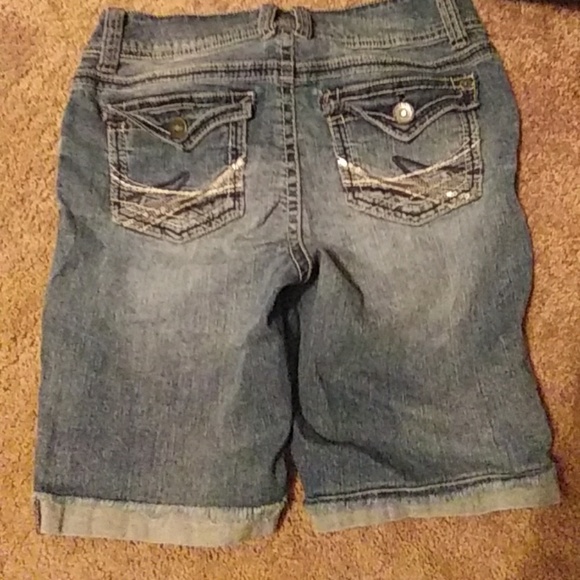 Shorts - Picture 4 of 4